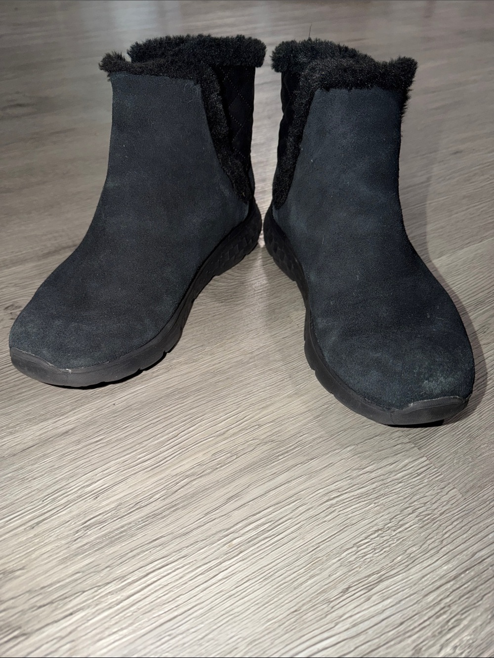 Skechers gogamat Black Faux-Suede Cozy  Slip On Ankle Boots Sz 10 EUC